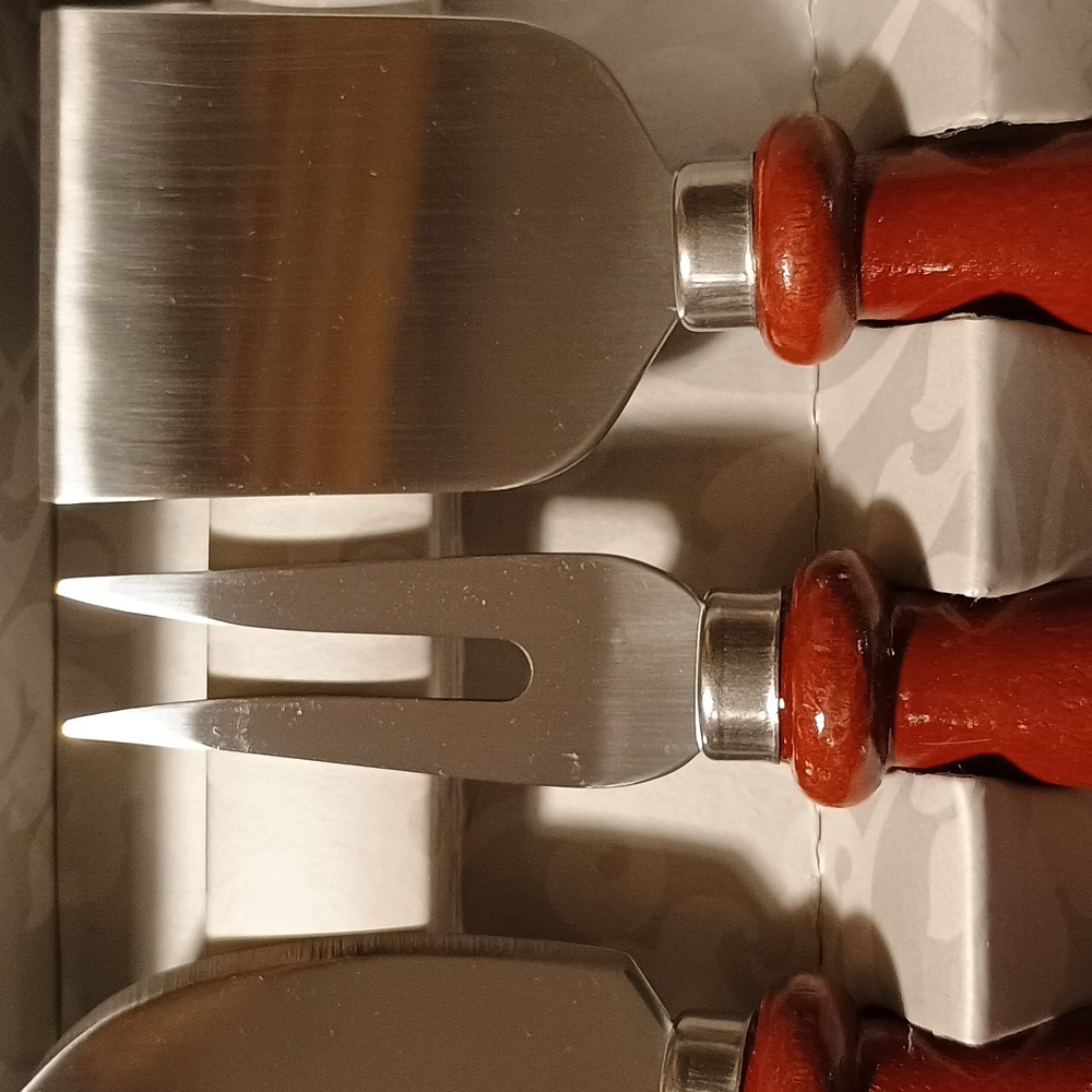 Cheese Utensils Set with Red Handles - Picture 7 of 8